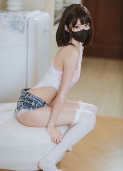 隔壁邻居女孩